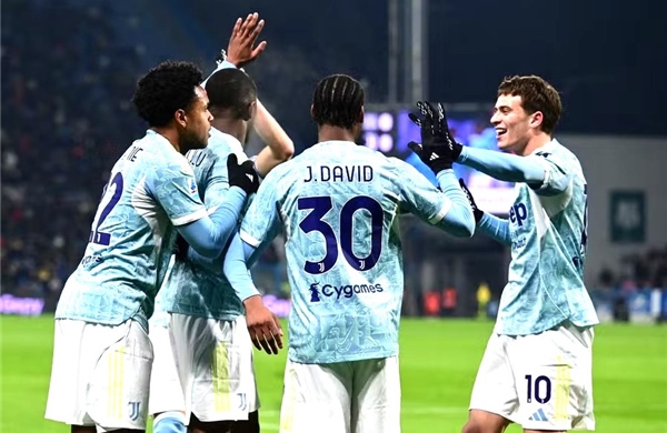 Juventus trở lại top 4, cuộc đua Champions League ở Serie A nóng rực