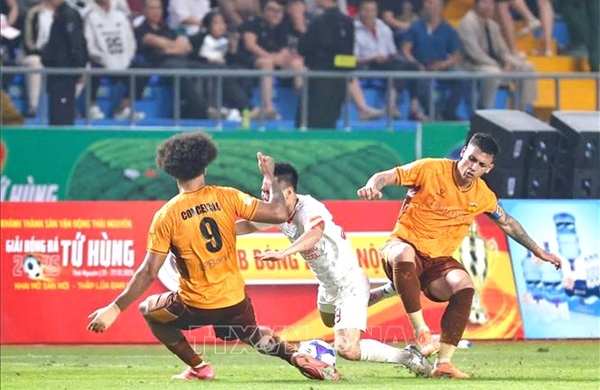 Vòng 13 V-League 2025 - 2026: Gay cấn cuộc đua ngôi đầu