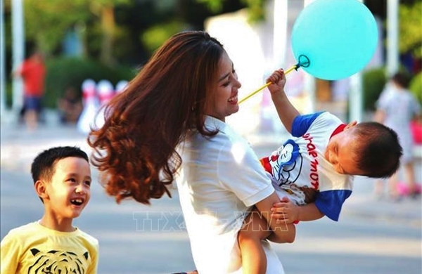 Ngày Gia đình Việt Nam (28/6): Khi yêu thương mạnh hơn bạo lực