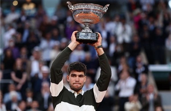 Thắng trận chung kết dài nhất lịch sử, Alcaraz vô địch Roland Garros 2025