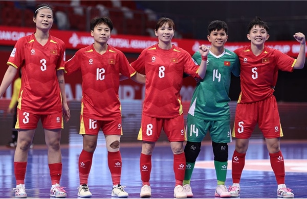 Tuyển futsal nữ Việt Nam toan tính đường dài