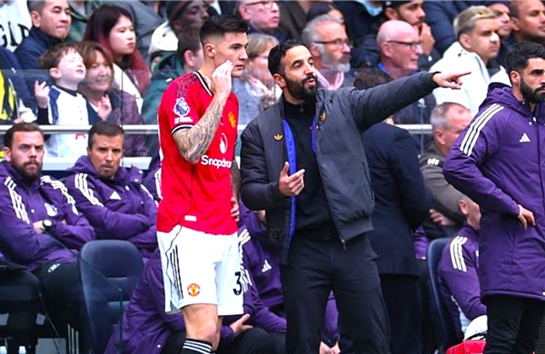 MU nhận tin &#39;sét đánh&#39; ở Ngoại hạng Anh