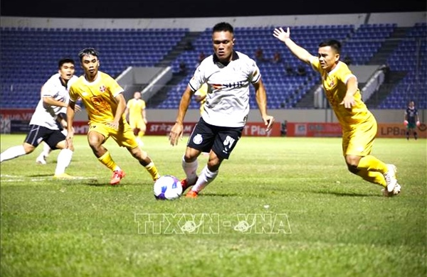 V-League: ‘Nóng’ cuộc đua trụ hạng