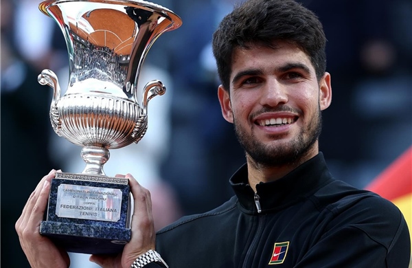 Đánh bại số 1 thế giới Sinner, Alcaraz vô địch Rome Open