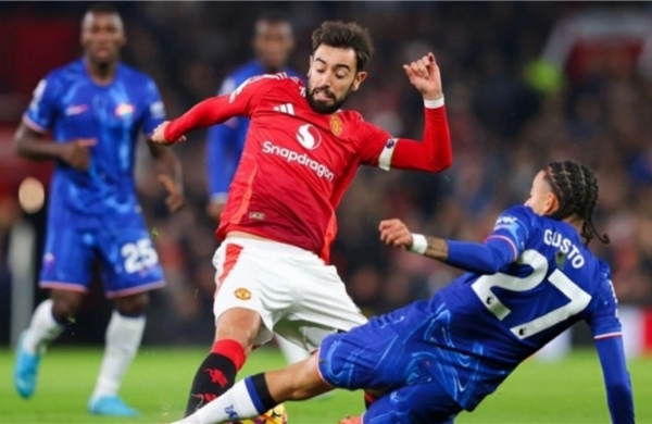 Quỷ đỏ dựa cả vào điểm tựa Old Trafford