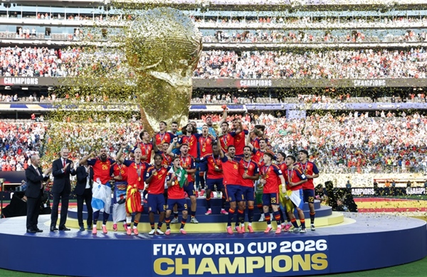 Sự thống trị tuyệt đối của đế chế La Roja mới