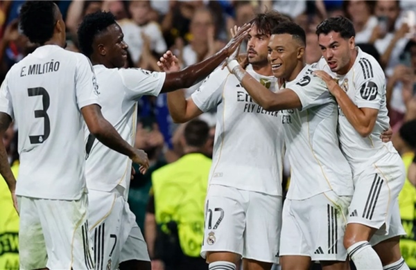 Real Madrid – Juventus: Bà đầm già gặp khó