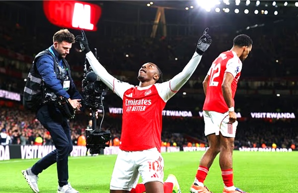 Eberechi Eze: Nghệ sĩ giữa những cỗ máy của Arsenal