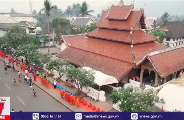 Nghi lễ Tắt Bạt tại cố đô Luang Prabang Lào