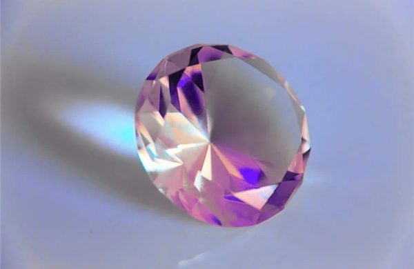 Giới khoa học Trung Quốc lần đầu chế tạo kim cương từ hoa mẫu đơn đỏ