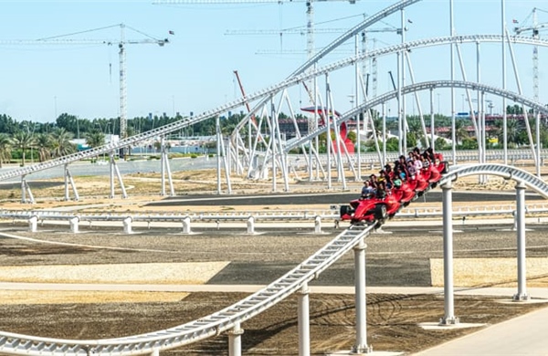 Đi tàu lượn siêu tốc, người đàn ông trung niên bị xuất huyết não