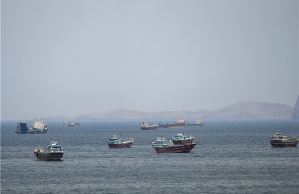 Tình hình eo biển Hormuz nghiêm trọng ra sao trước khi Tổng thống Trump mở chiến dịch hỗ trợ