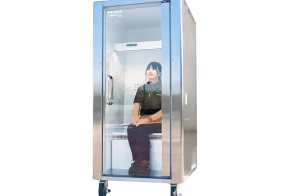 Nhật Bản ra mắt ‘tủ lạnh dành cho người’, giúp hạ nhiệt trong 10 phút