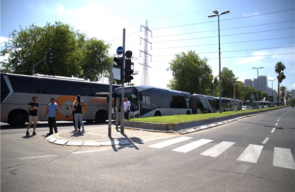Tình trạng xe buýt công cộng bỏ điểm đón khách gia tăng ở Israel