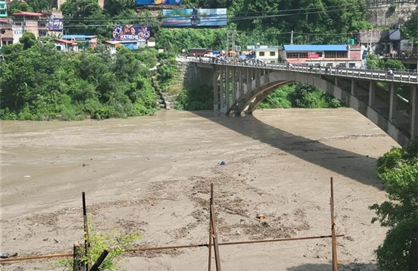 Vì sao hồ nước hình thành ở biên giới Trung Quốc đe dọa gây lũ mới tại Nepal?