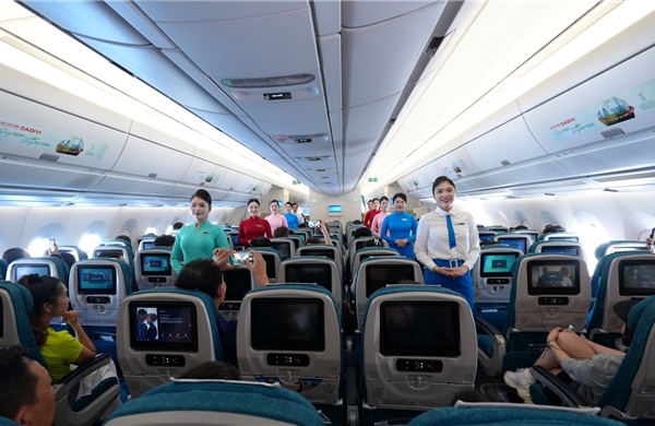 &#39;Hành trình ký ức&#39; tái hiện lịch sử đồng phục tiếp viên Vietnam Airlines