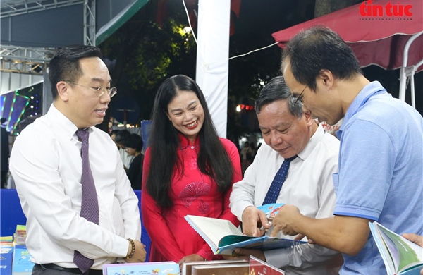 Hội sách Hà Nội 2025: Lan tỏa văn hóa đọc, khẳng định khát vọng vươn mình