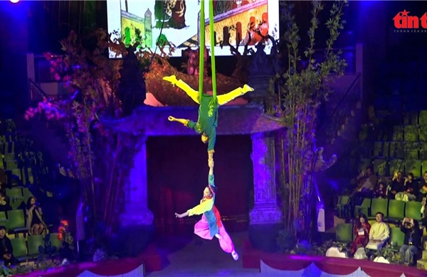 Gen Z đánh thức ký ức làng tranh dân gian qua ‘Xiếc họa Đông Hồ’