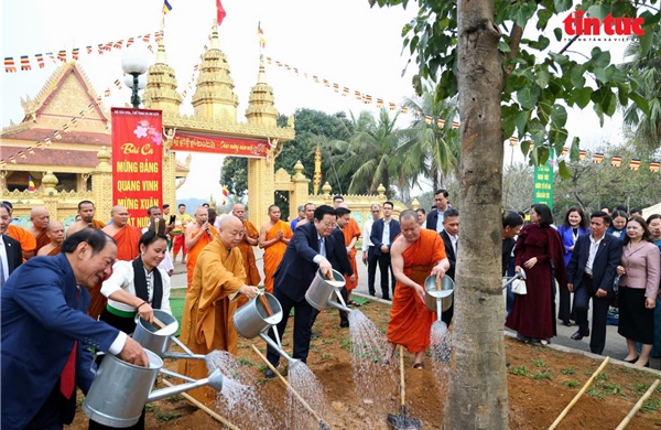 Rộn ràng 'Sắc Xuân trên mọi miền Tổ quốc' 2026: Tôn vinh bản sắc, củng cố niềm tin nhân dân