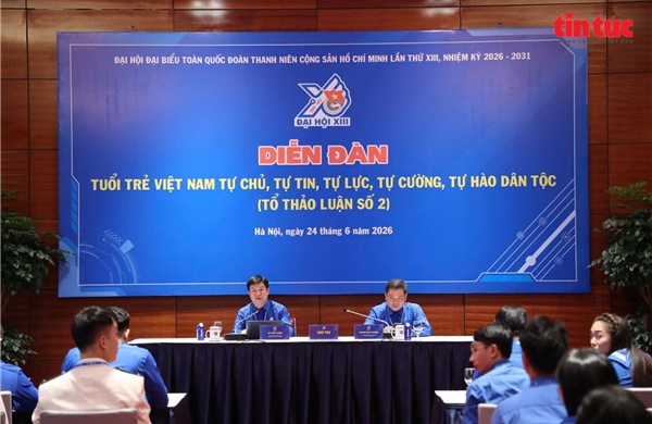 Thanh niên thảo luận giải pháp phát triển văn hóa, kinh tế số và công dân số