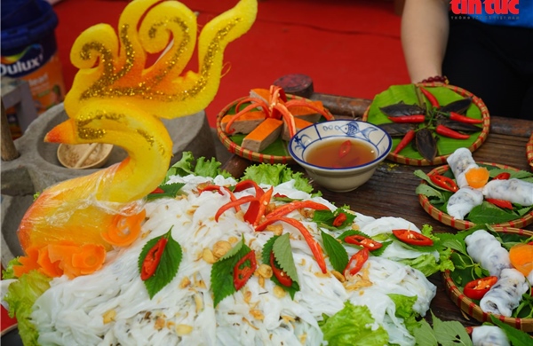 Nghề làm bánh cuốn Thanh Trì ghi danh di sản văn hoá phi vật thể quốc gia 