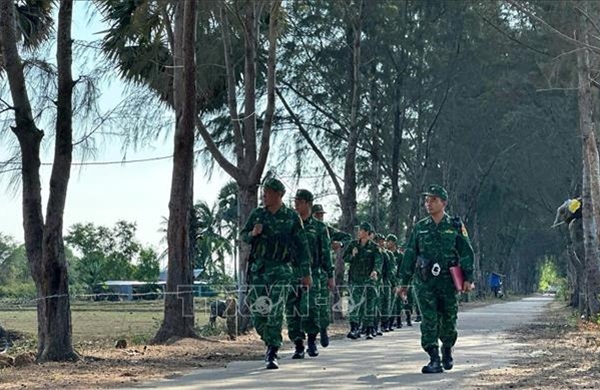Nếu sĩ quan nghỉ hưu trước tuổi sẽ được trợ cấp một lần bằng 5 tháng tiền lương
