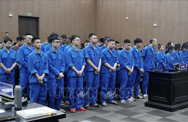 Hà Nội: Phạt tù nhóm 32 bị cáo tổ chức sử dụng trái phép chất ma túy tại quán karaoke