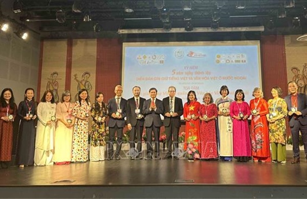 Gìn giữ mạch nguồn dân tộc – Bài 3: 'Hạ tầng mềm' của ngoại giao văn hóa