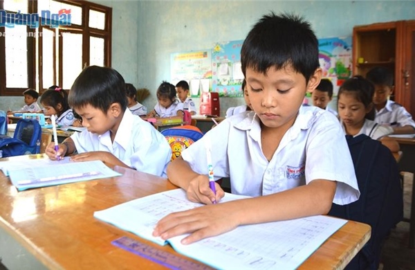Đổi mới, sắp xếp trường lớp học vì lợi ích học sinh