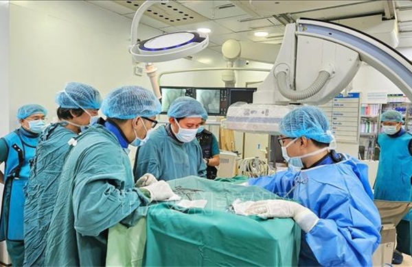 Cứu sống người đàn ông hai lần ngừng tim trong lúc ngủ