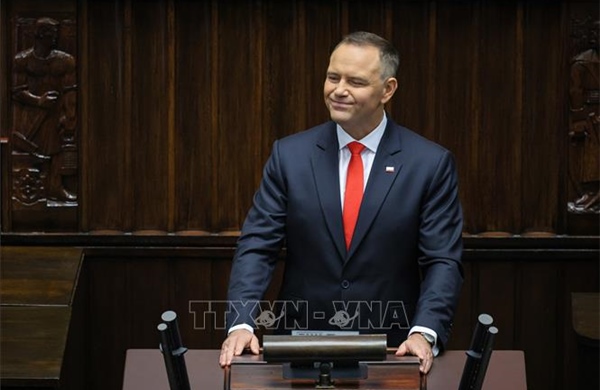 Tổng thống Ba Lan liên tục bị đe doạ ám sát khi chính phủ siết chặt quản lý nội dung trực tuyến