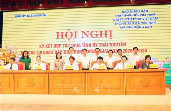 Năm cơ quan thông tấn, báo chí Trung ương và tỉnh Thái Nguyên ký kết hợp tác truyền thông