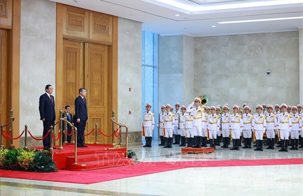 Thủ tướng Lê Minh Hưng chủ trì lễ đón chính thức Thủ tướng Lào Sonexay Siphandone