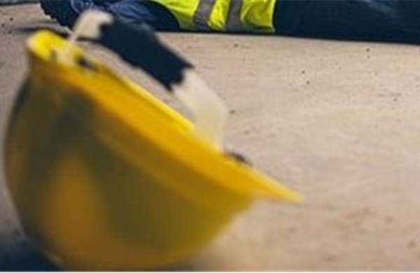 Xe tự chế rơi từ tầng 19 đè chết một thanh niên đang làm việc tại tầng 1