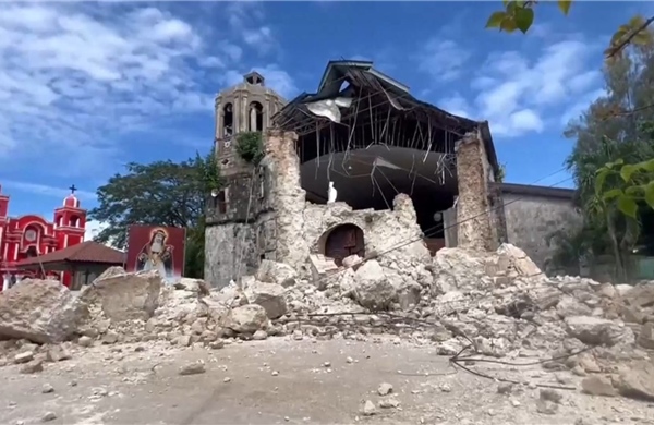 Video ghi cảnh tàn phá nghiêm trọng ở Philippines sau động đất khiến ít nhất 69 người chết