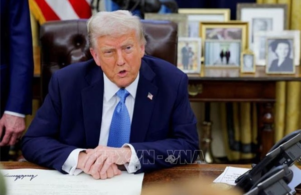 Tổng thống Trump cảnh báo cắt viện trợ Ukraine để ép châu Âu bảo vệ Eo biển Hormuz