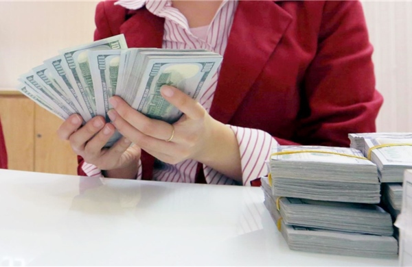 Tỷ giá hôm nay 27/8: Giá USD điều chỉnh nhẹ