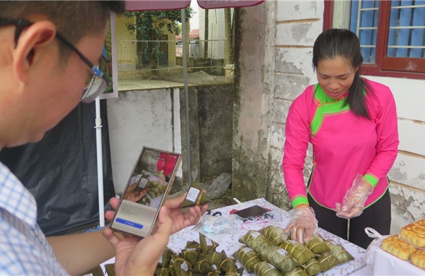 Chuyển từ hỗ trợ sang tạo năng lực để người dân tự phát triển bền vững