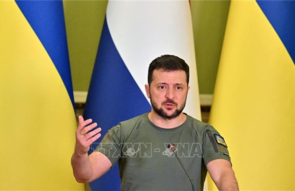Cựu Thủ tướng Ba Lan yêu cầu Ukraine trả lại xe tăng và chiến đấu cơ