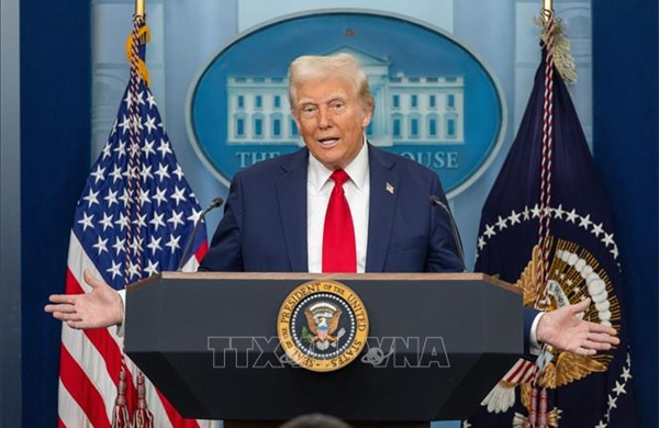 Tổng thống Mỹ Donald Trump tuyên bố sẵn sàng tăng cường trừng phạt Nga