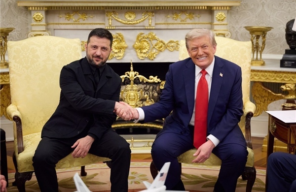 Financial Times: Tổng thống Trump ủng hộ việc triển khai ‘lực lượng gìn giữ hòa bình Trung Quốc’ ở Ukraine