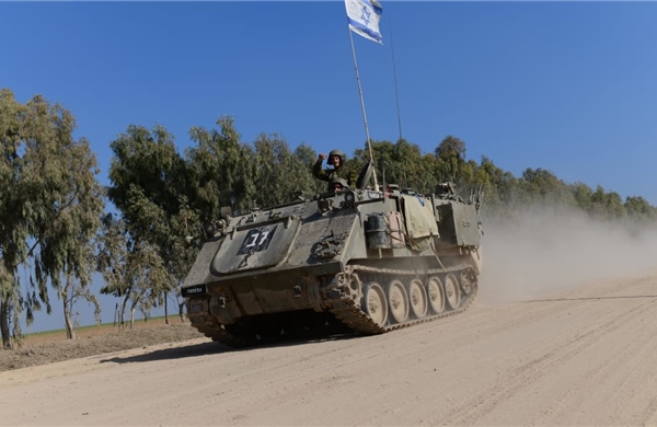 Israel sử dụng xe thiết giáp gắn thuốc nổ để tấn công vào Thành phố Gaza