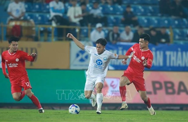 V.League 1-2024/2025: Cục diện trên tốp đầu chưa có biến động