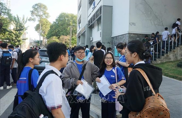 Tuyển sinh ĐH 2026: Nhiều trường điều chỉnh tổ hợp xét tuyển