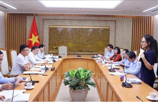 Phó Thủ tướng Lê Thành Long họp về phân cấp, phân quyền lĩnh vực giáo dục