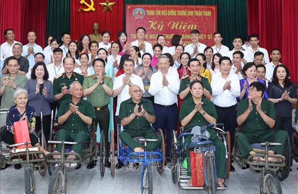 Tổng Bí thư Tô Lâm thăm Trung tâm Điều dưỡng thương binh Thuận Thành
