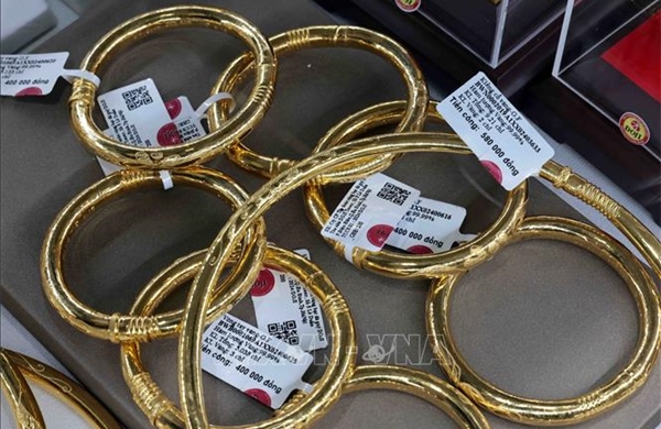 Giá vàng chiều 15/7 giảm 400.000 đồng/lượng