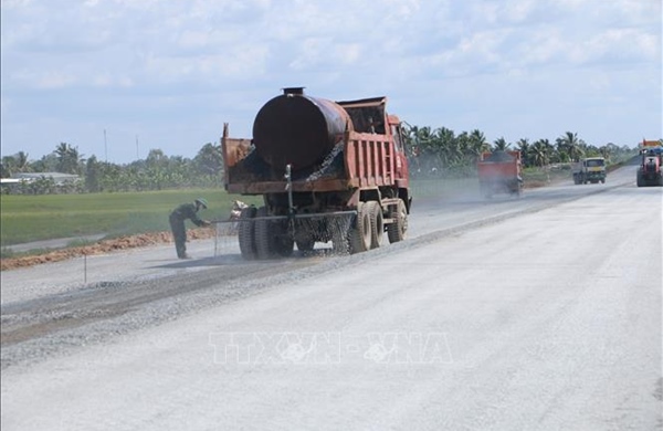 Phó Thủ tướng Thường trực Nguyễn Hòa Bình chỉ đạo tháo gỡ vướng mắc ở các dự án tồn đọng