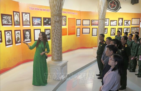 Khơi dậy niềm tự hào từ những dấu mốc lịch sử hào hùng của dân tộc