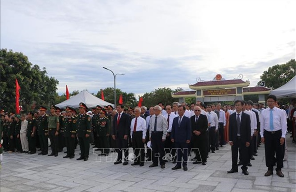 Kỷ niệm 60 năm Chiến thắng Vạn Tường